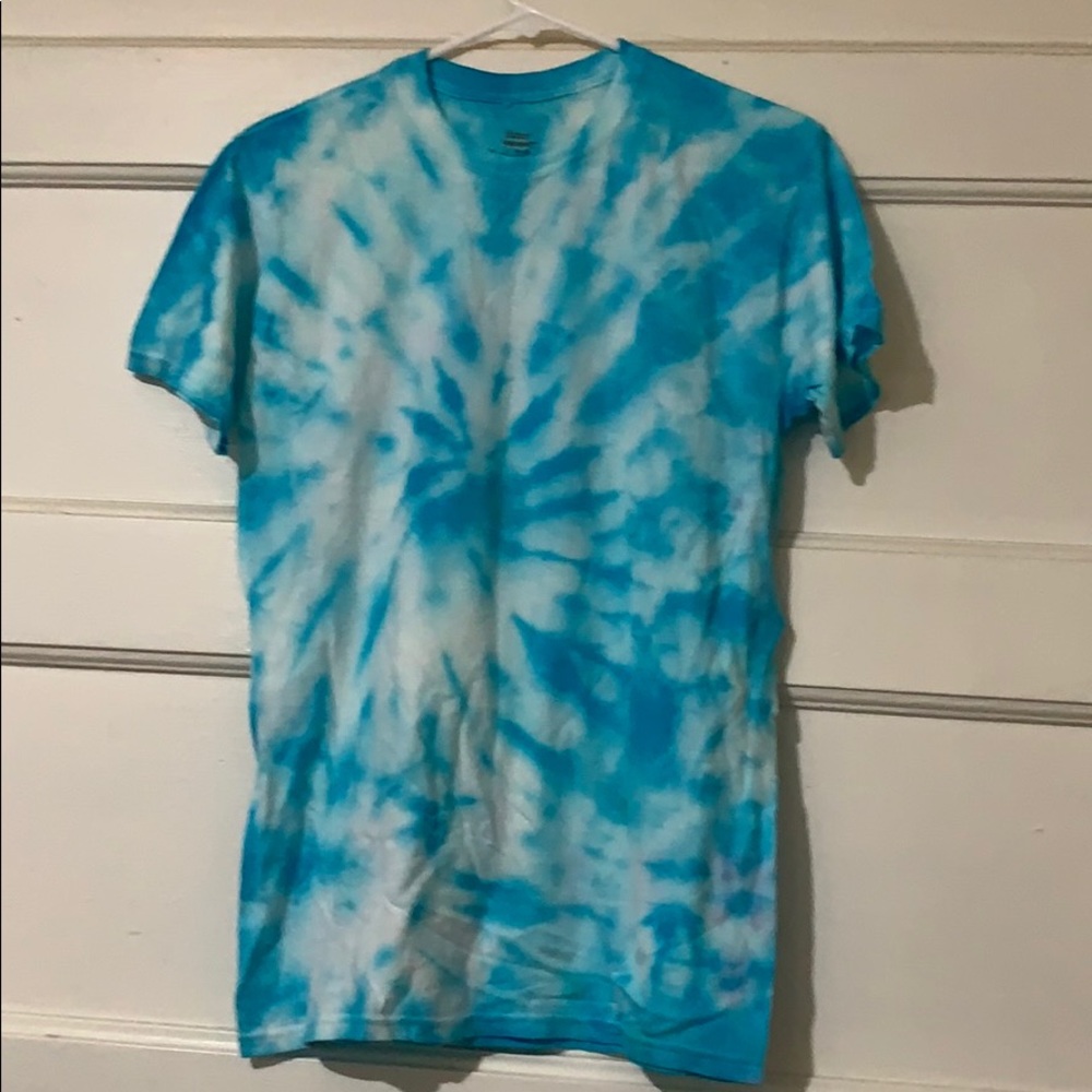 💙 Light Blue Tie-Dye T-Shirt